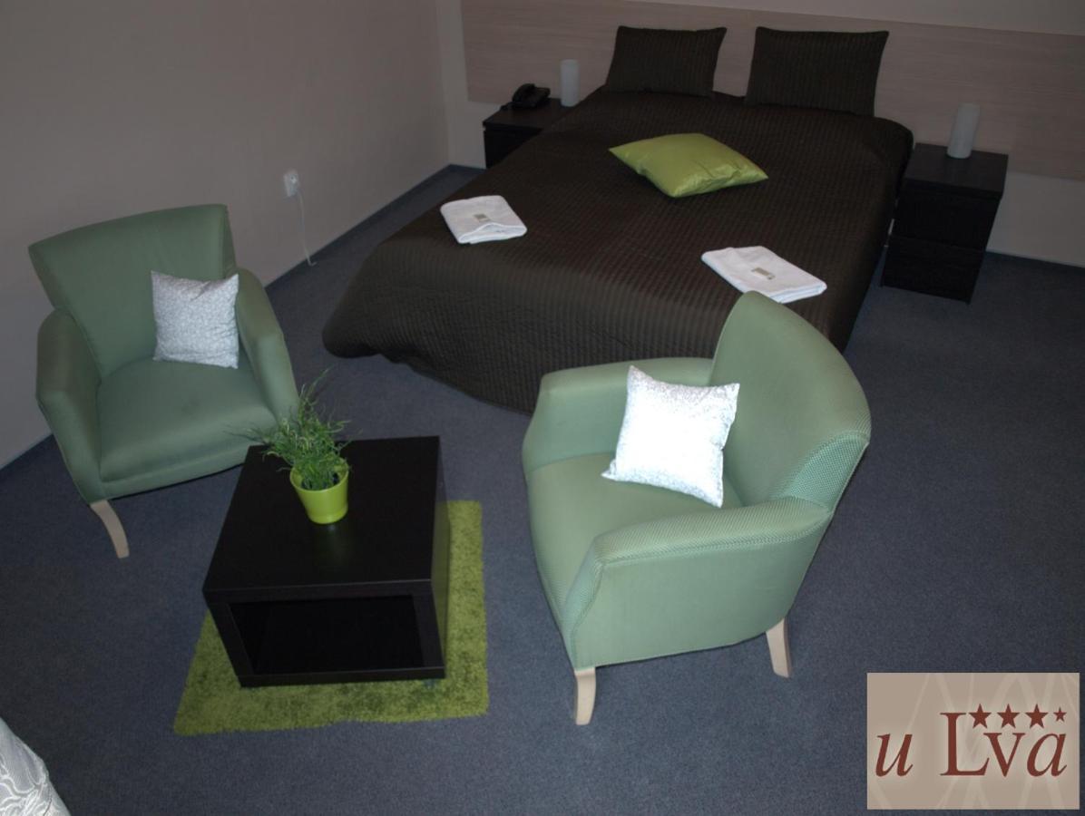 Hotel U Lva Bilina Екстер'єр фото