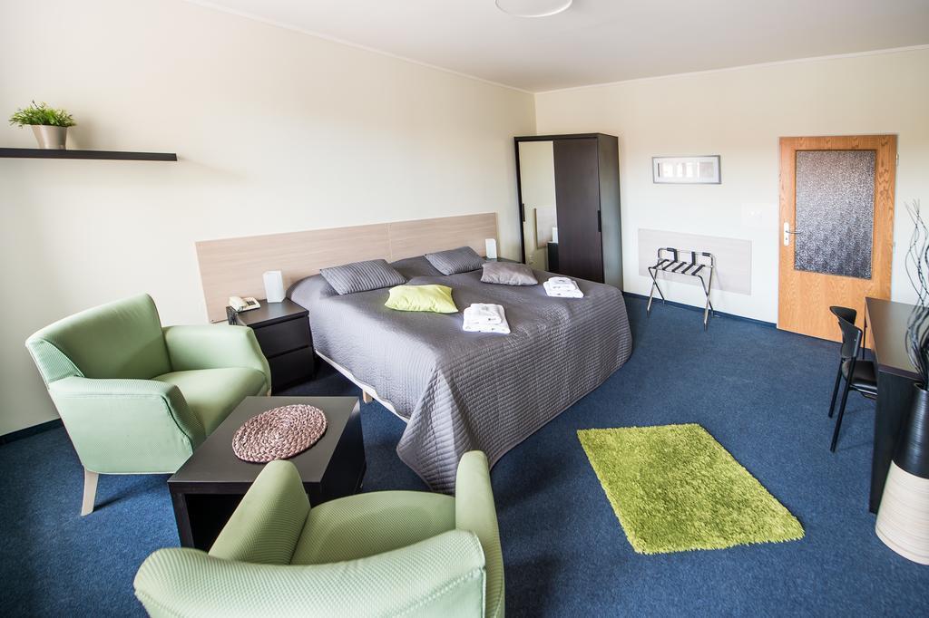 Hotel U Lva Bilina Екстер'єр фото